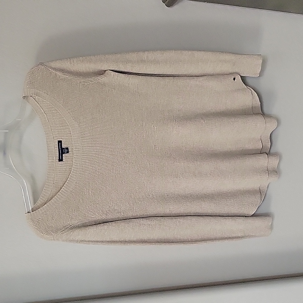 American Eagle Medium taupe colored sweater
